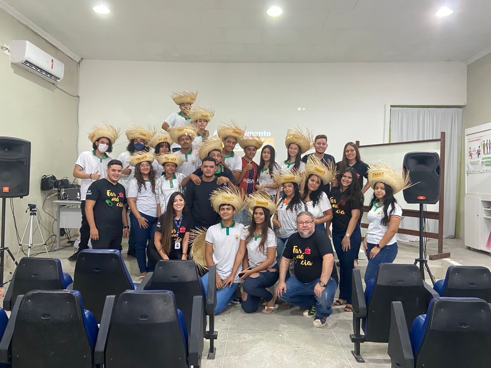 Curso de Farmácia da FADAT realiza ações educativas em escolas